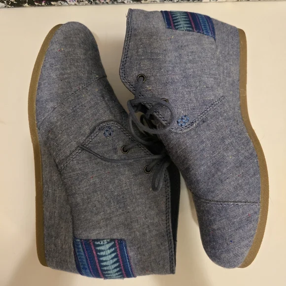 TOMS Speckled Denim Wedge Booties Tribal Design On Back Heels Laceup Shoes Sz 6 - Picture 9 of 17